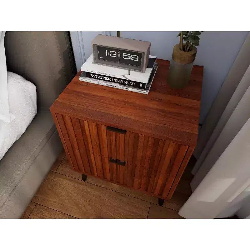 Table de chevet en bois élégante et fonctionnelle à 2 tiroirs