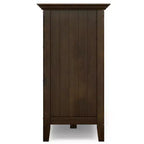 Armoire de rangement marron tabac foncé : style transitionnel